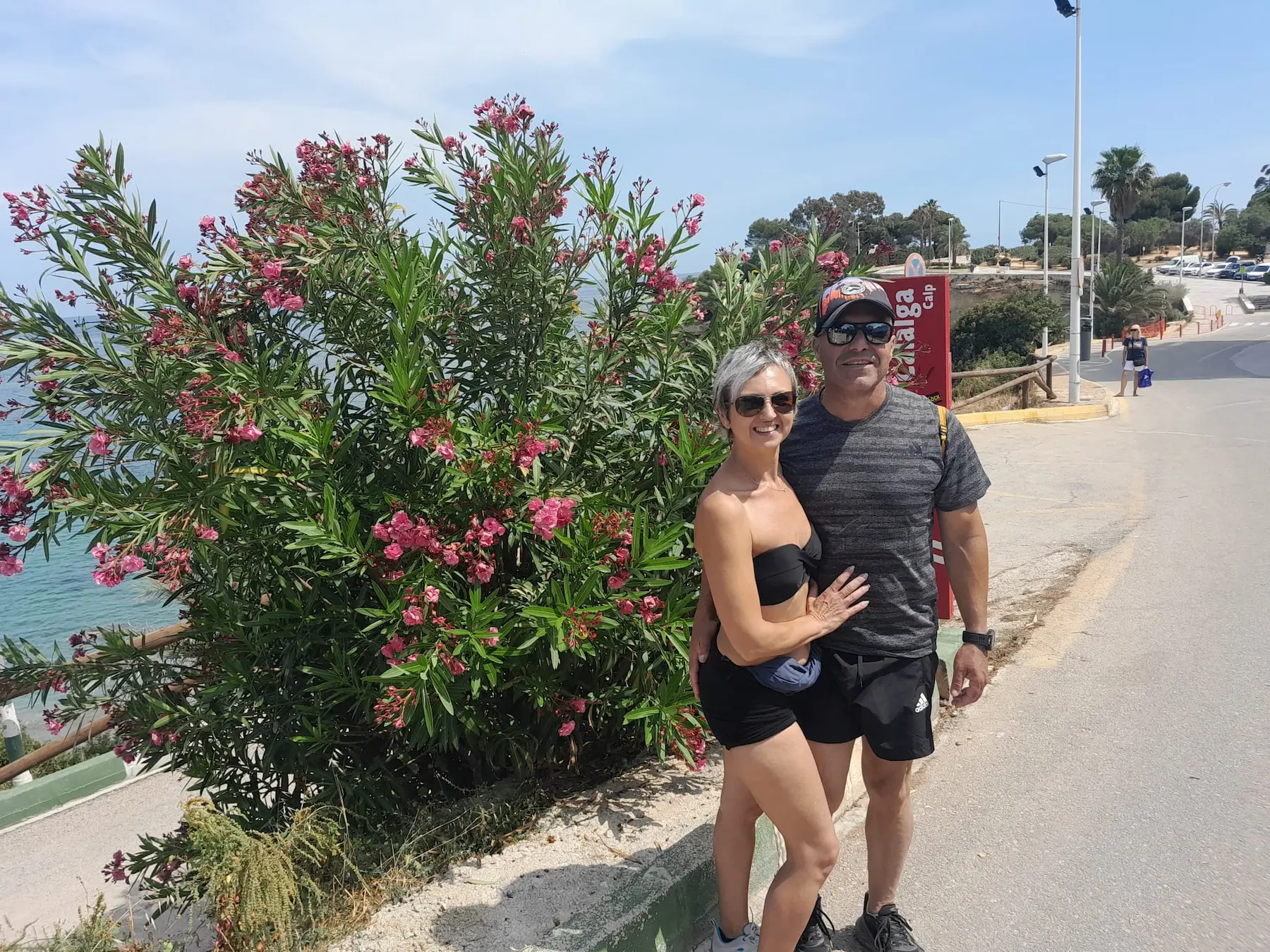 Rakel y Toni cofundadores SunZen Travel viajes en grupo reducido Valencia