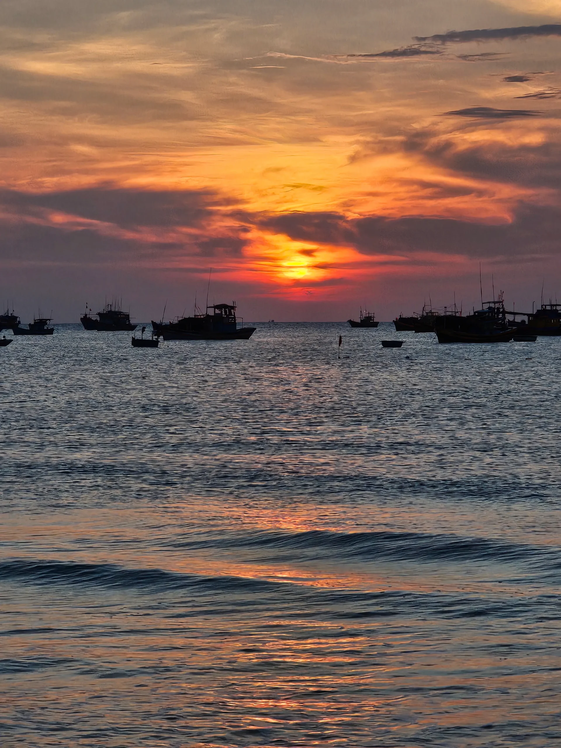 Anochecer sobre el mar en Vietnam