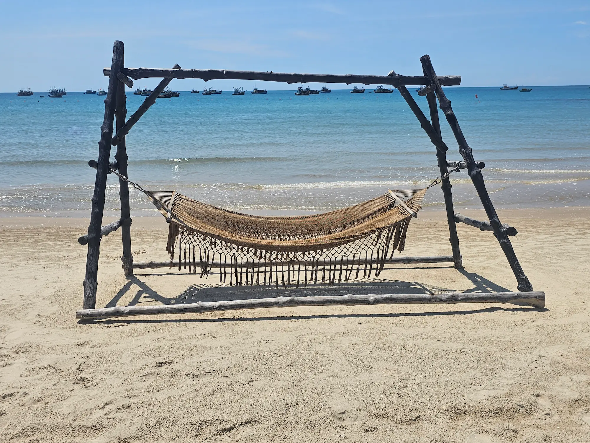 Hamaca frente al mar en una playa de Vietnam