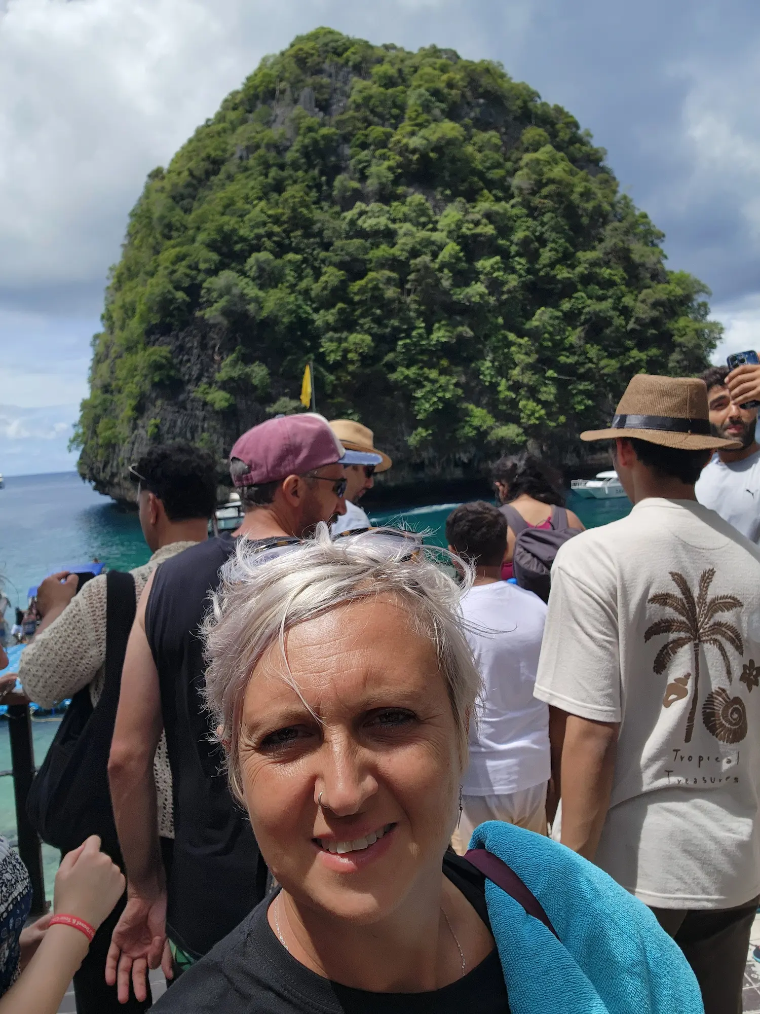 La playa de Maya Bay desde la orilla