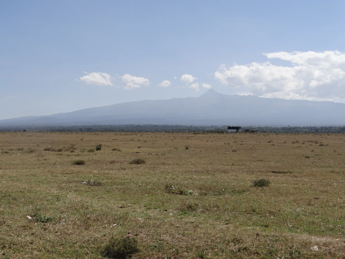 El Monte Kenia visto desde las llanuras de Laikipia